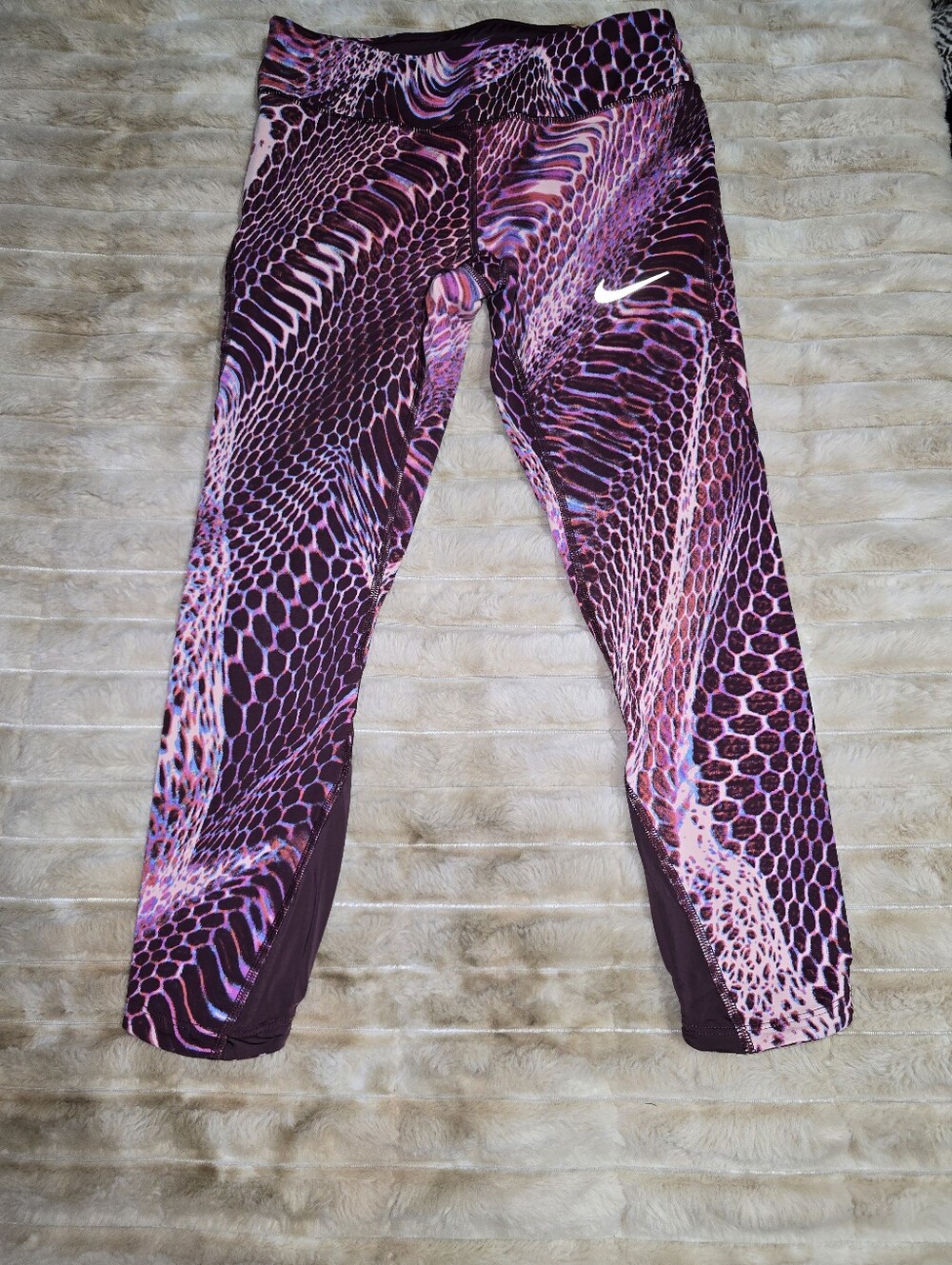 Nike Dri-FIT Pink & Burgundy Snake Scale Print Crop Running Leggings Sz S